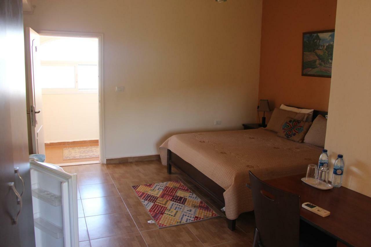 Luna Motel Naqoura Ngoại thất bức ảnh